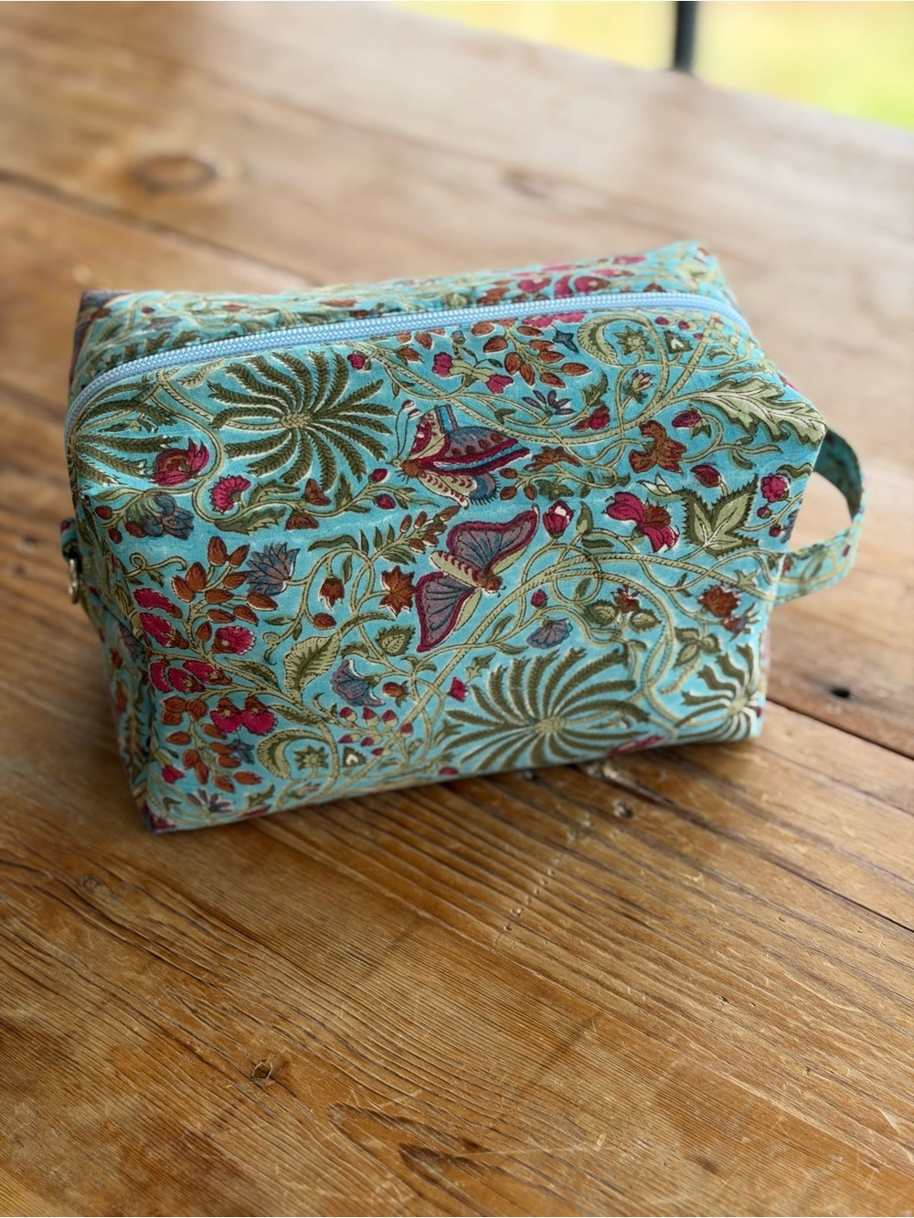 Printed Blue Floral Vintage Pouch - Picture 5 of 5